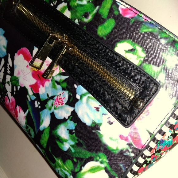 Aldo crossbody and matching card case - Picture 7 of 7